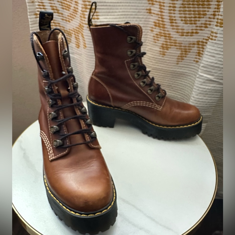 Dr Martens Leon Butterscotch boots